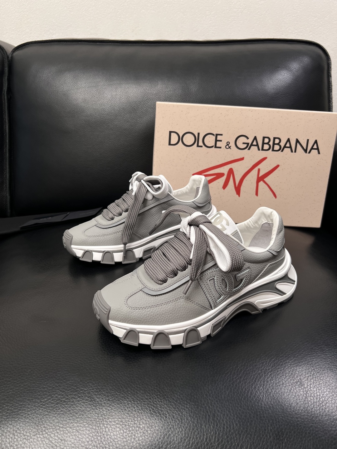 Dolce & Gabbana   高品质  顶级工艺品  杜嘉班纳 爆款专柜新品同步，鞋面意大利进口牛