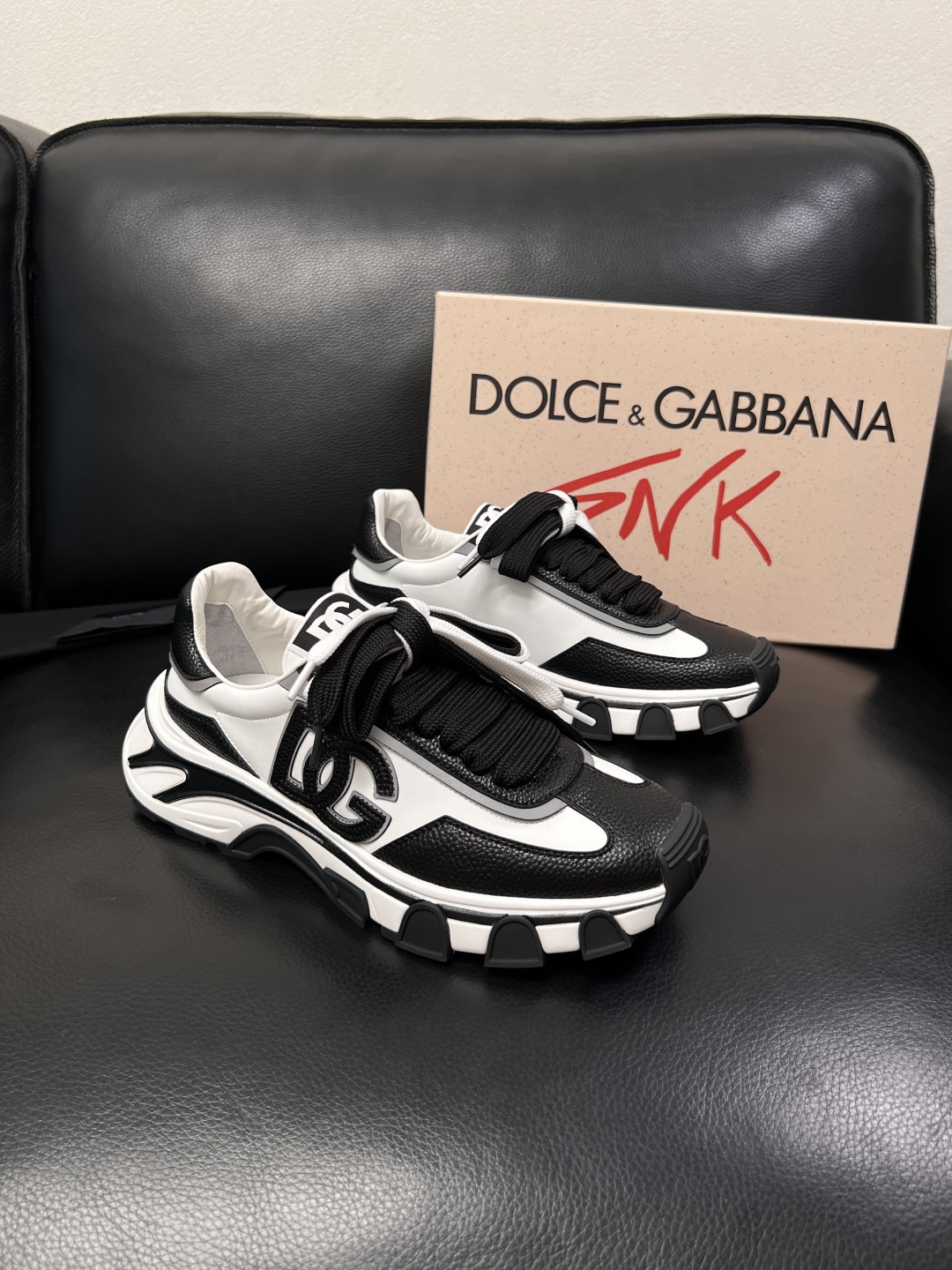 Dolce & Gabbana   高品质  顶级工艺品  杜嘉班纳 爆款专柜新品同步，鞋面意大利进口牛