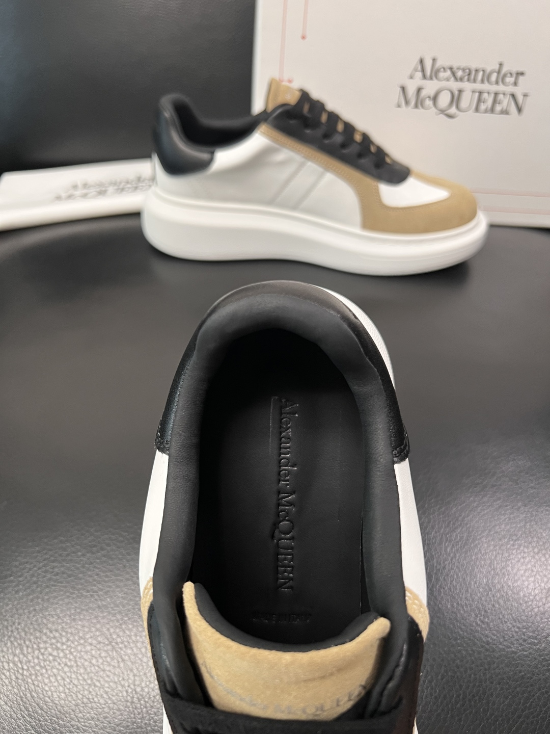 Alexander McQueen  高品质  顶级工艺品  麦昆  专柜同步 原厂配置，意大利进口原版
