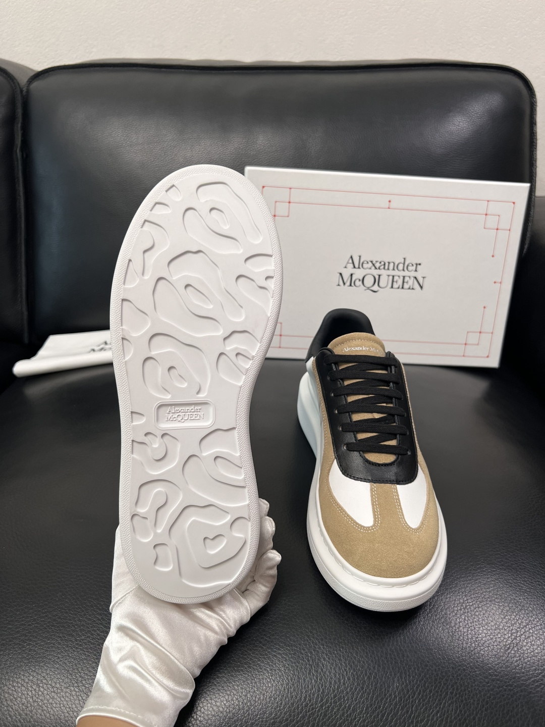 Alexander McQueen  高品质  顶级工艺品  麦昆  专柜同步 原厂配置，意大利进口原版
