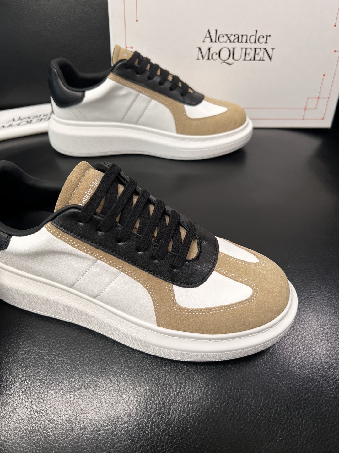 Alexander McQueen  高品质  顶级工艺品  麦昆  专柜同步 原厂配置，意大利进口原版