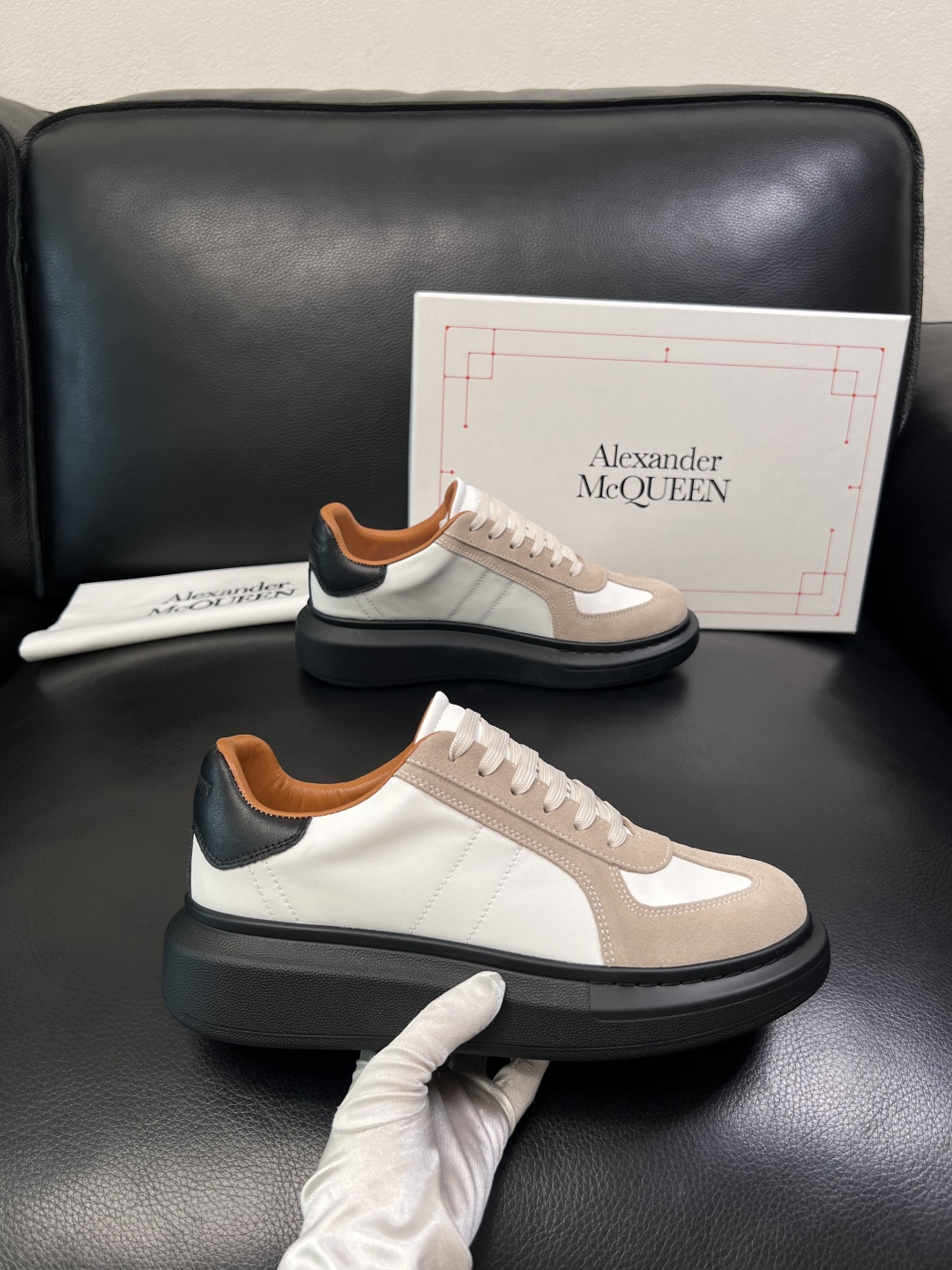 Alexander McQueen  高品质  顶级工艺品  麦昆  专柜同步 原厂配置，意大利进口原版