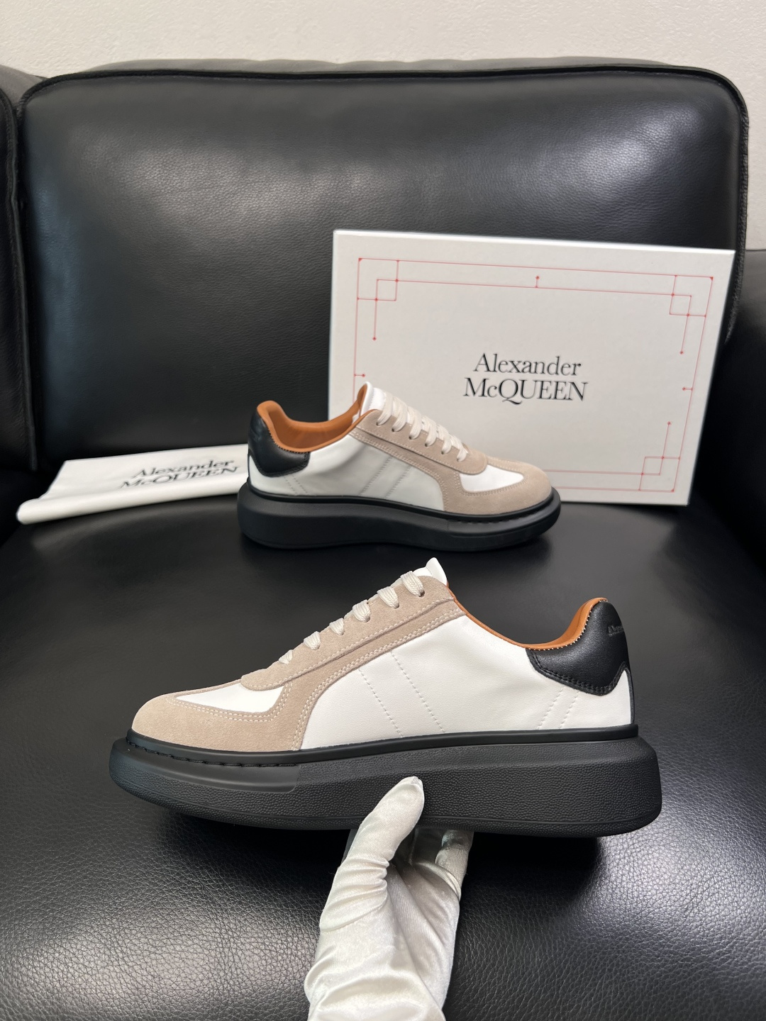 Alexander McQueen  高品质  顶级工艺品  麦昆  专柜同步 原厂配置，意大利进口原版