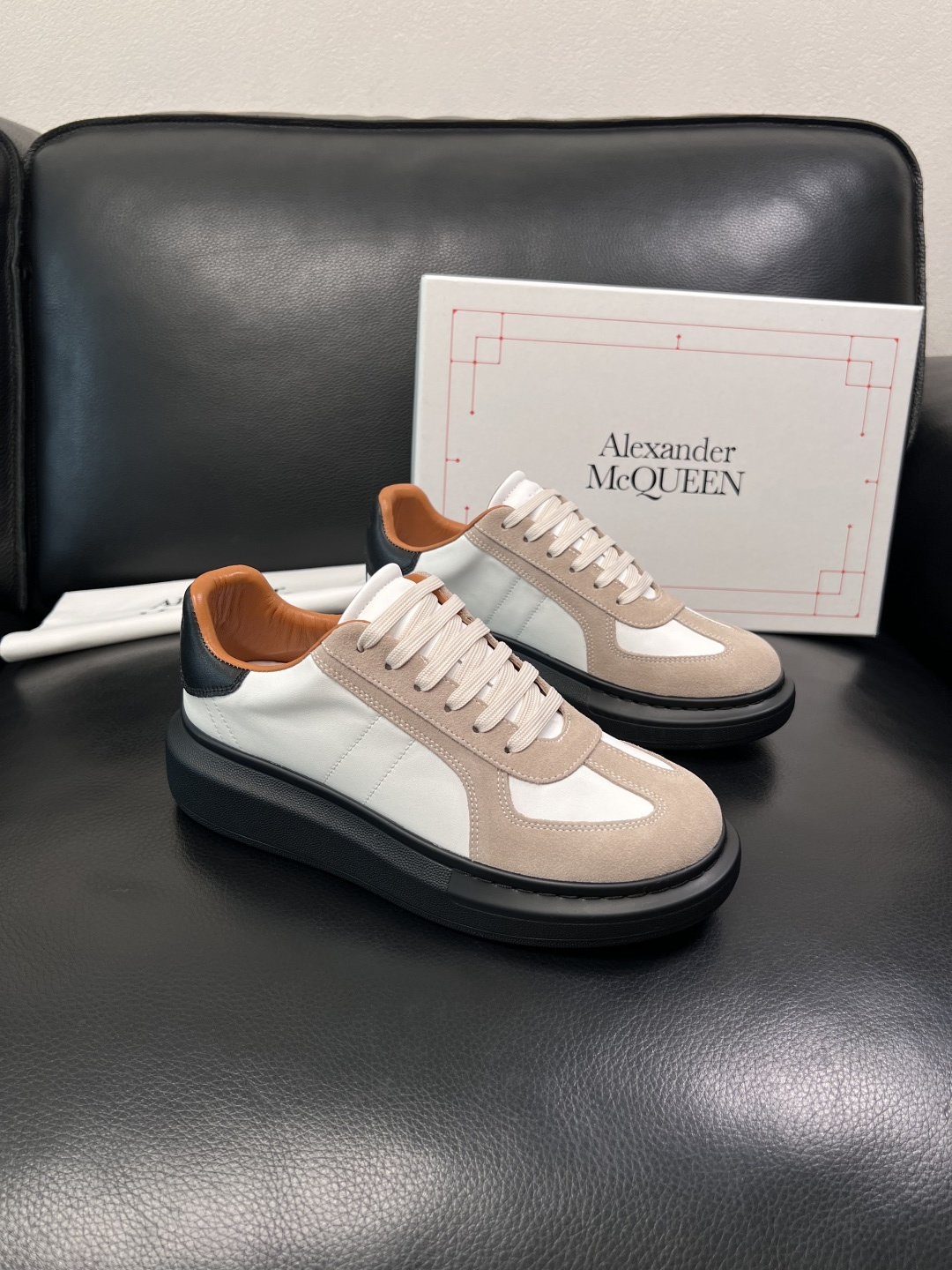 Alexander McQueen  高品质  顶级工艺品  麦昆  专柜同步 原厂配置，意大利进口原版