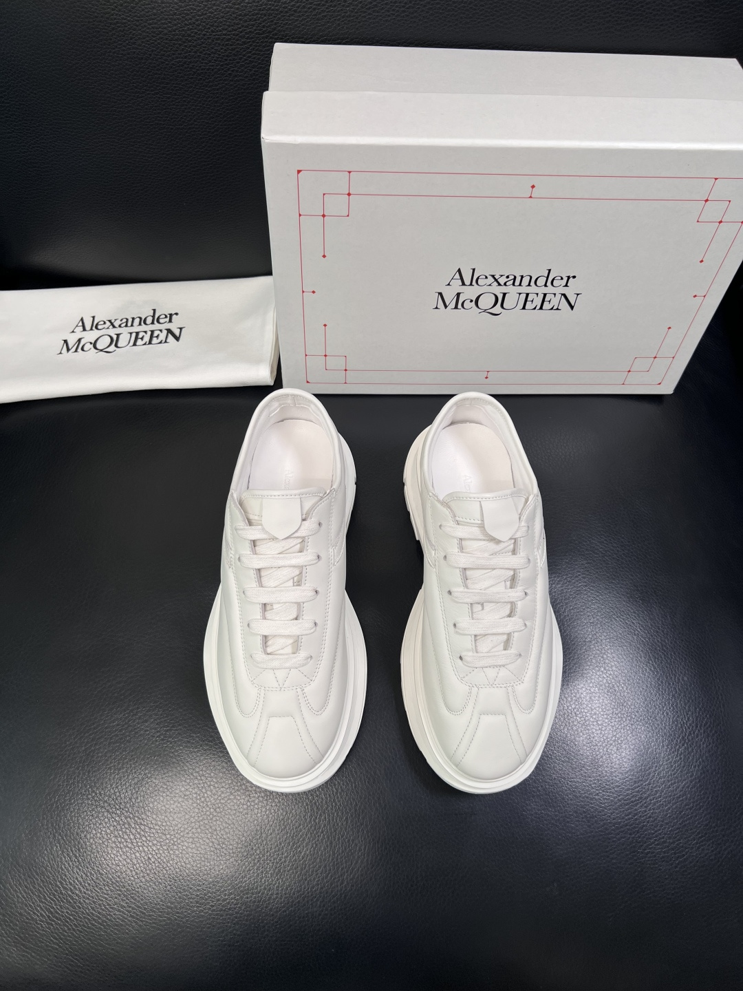 Alexander McQueen  高品质  顶级工艺品  麦昆  专柜同步 原厂配置，意大利进口原版