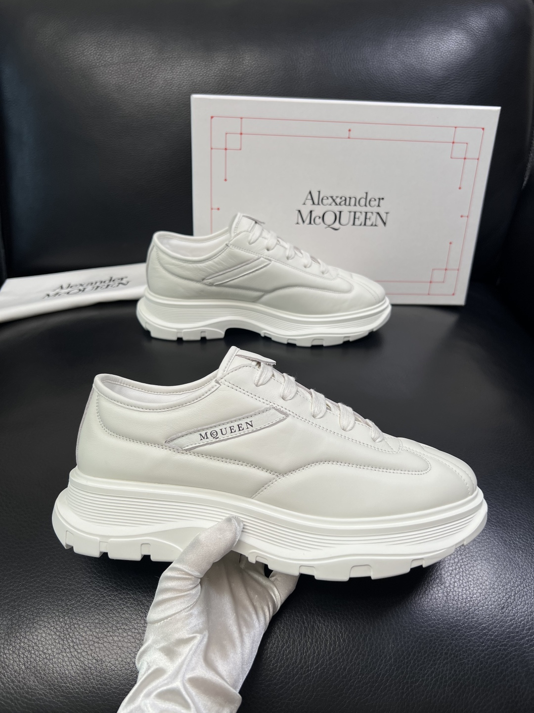 Alexander McQueen  高品质  顶级工艺品  麦昆  专柜同步 原厂配置，意大利进口原版