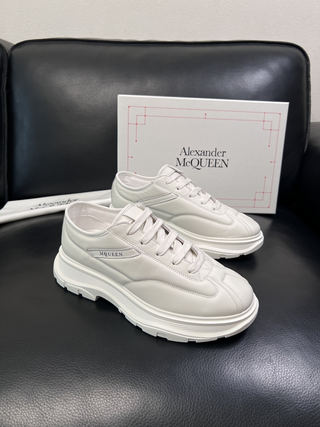 Alexander McQueen  高品质  顶级工艺品  麦昆  专柜同步 原厂配置，意大利进口原版