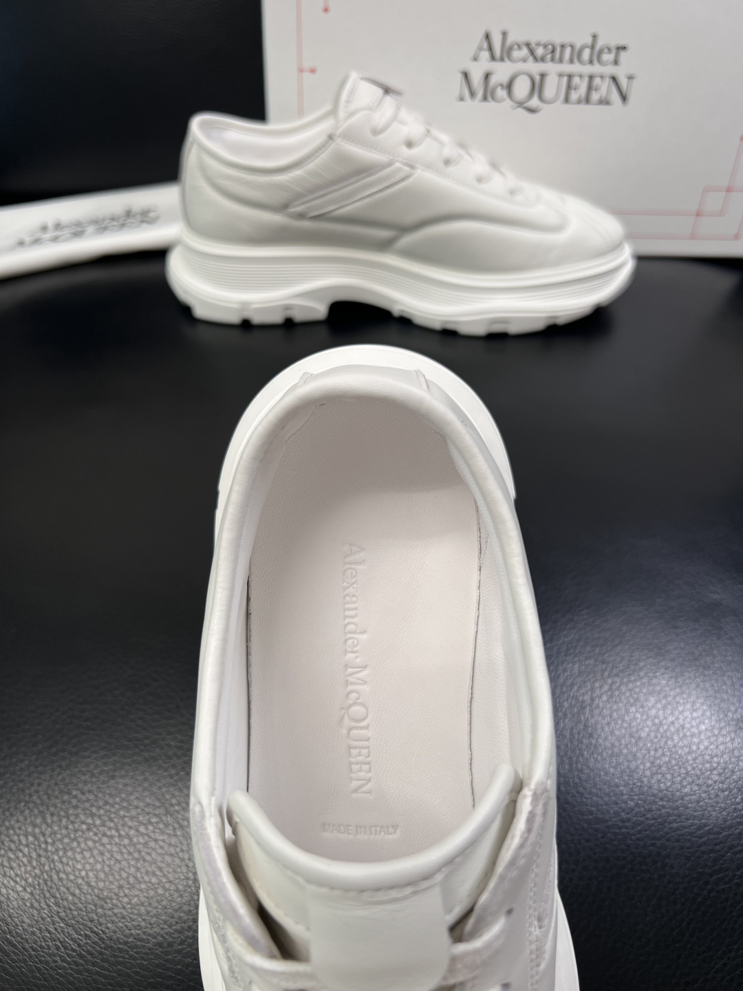Alexander McQueen  高品质  顶级工艺品  麦昆  专柜同步 原厂配置，意大利进口原版