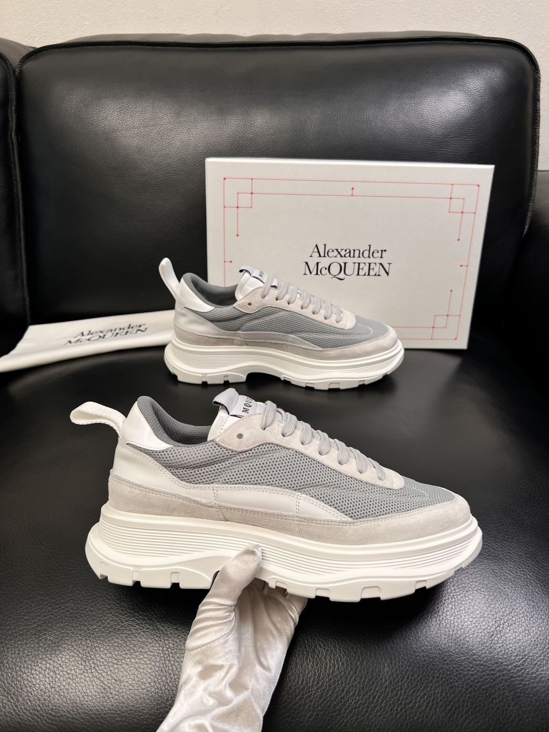 Alexander McQueen  高品质  顶级工艺品  麦昆  专柜同步 原厂配置，意大利进口原版