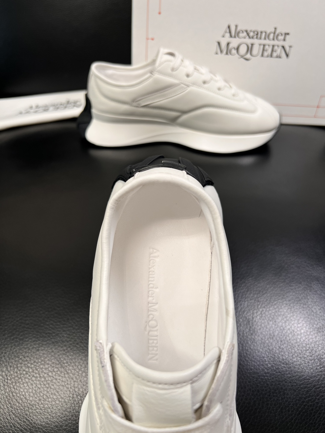 Alexander McQueen  高品质  顶级工艺品  麦昆  专柜同步 原厂配置，意大利进口原版