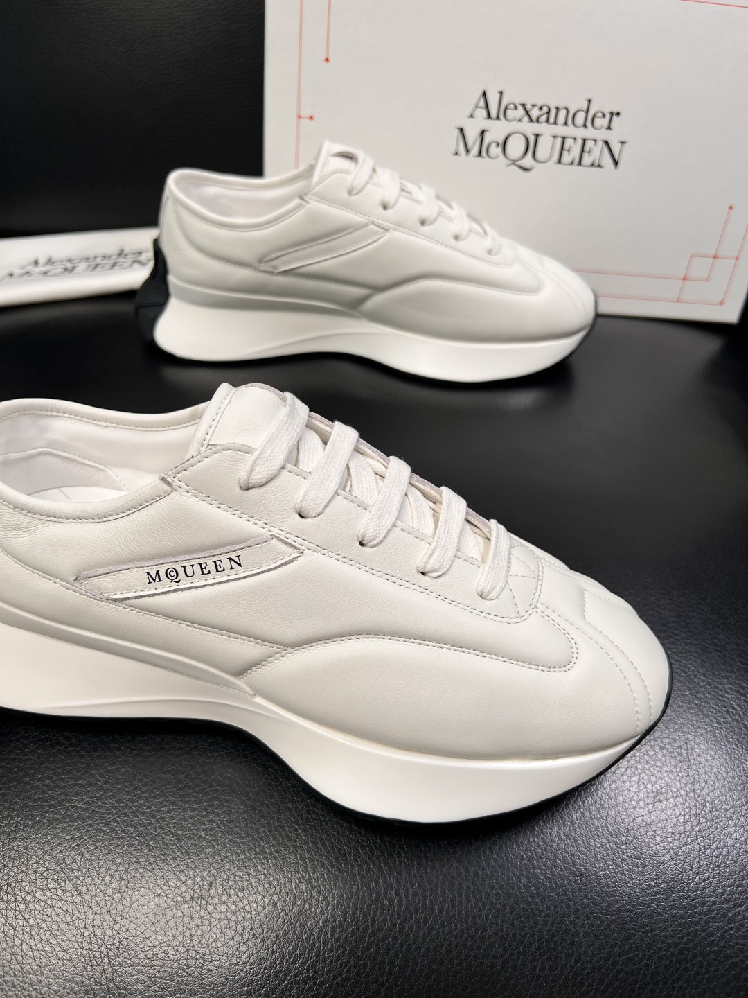 Alexander McQueen  高品质  顶级工艺品  麦昆  专柜同步 原厂配置，意大利进口原版