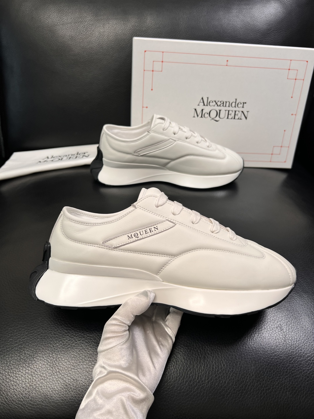 Alexander McQueen  高品质  顶级工艺品  麦昆  专柜同步 原厂配置，意大利进口原版