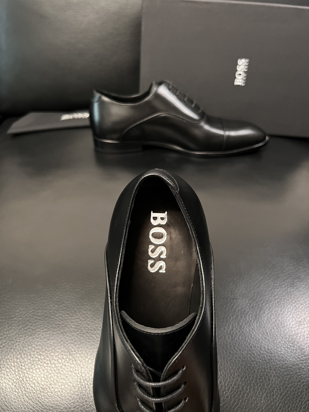 BOSS  高品质 顶级工艺品  博斯  皮鞋系列专柜同步原厂配置，意大利进口牛皮面料牛内里垫，高品质拼
