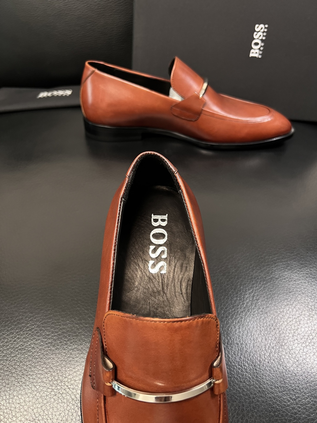 BOSS  高品质 顶级工艺品  博斯  皮鞋系列专柜同步原厂配置，意大利进口牛皮面料牛内里垫，高品质拼