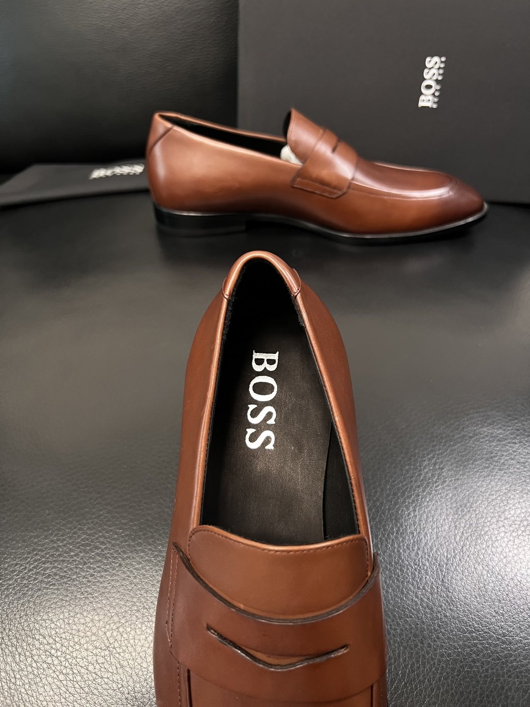 BOSS  高品质 顶级工艺品  博斯  皮鞋系列专柜同步原厂配置，意大利进口牛皮面料牛内里垫，高品质拼