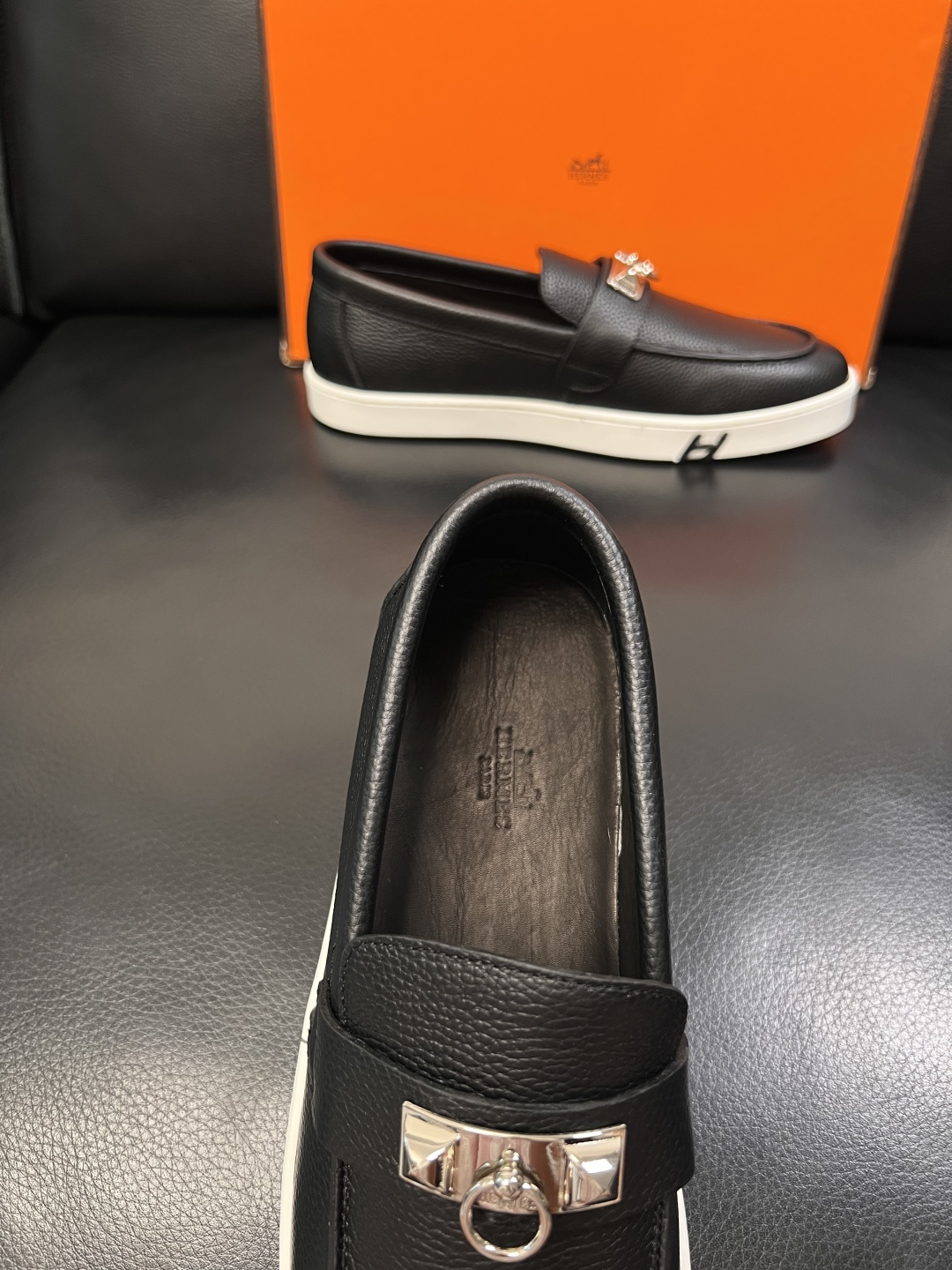 Hermes  高品质  顶级工艺品  爱马仕 专柜同步发售原厂配置，意大利进口原版牛皮面料，高品质拼接