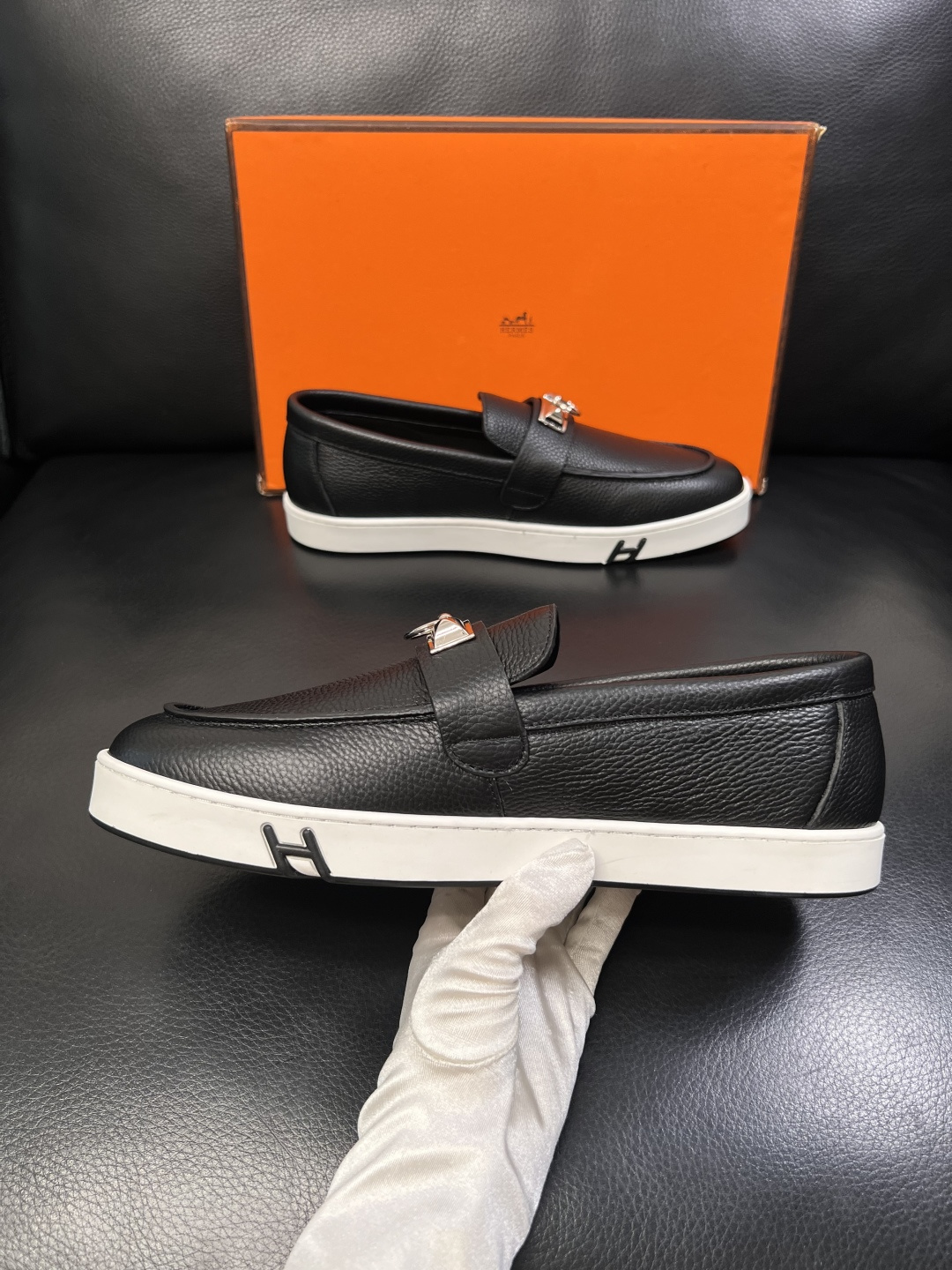 Hermes  高品质  顶级工艺品  爱马仕 专柜同步发售原厂配置，意大利进口原版牛皮面料，高品质拼接