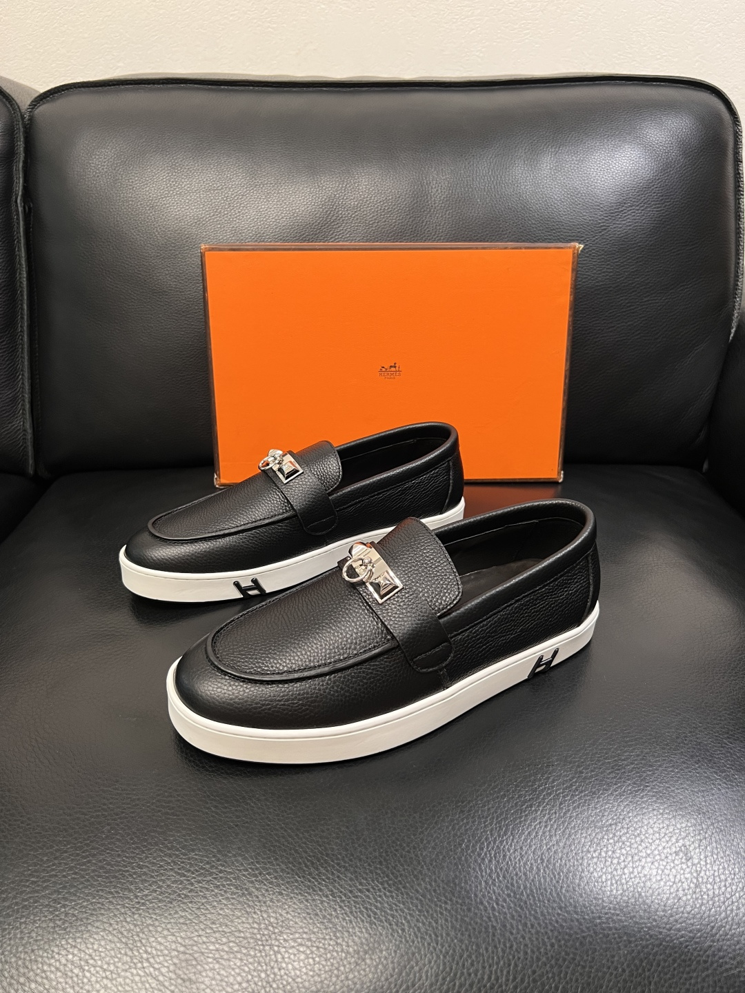 Hermes  高品质  顶级工艺品  爱马仕 专柜同步发售原厂配置，意大利进口原版牛皮面料，高品质拼接