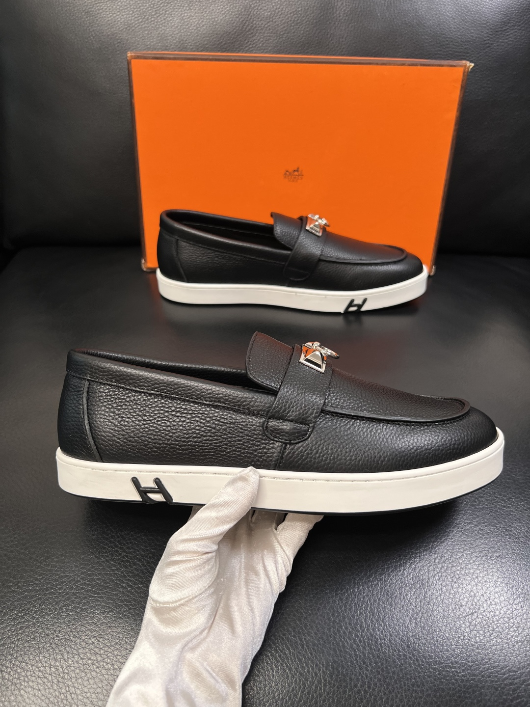 Hermes  高品质  顶级工艺品  爱马仕 专柜同步发售原厂配置，意大利进口原版牛皮面料，高品质拼接