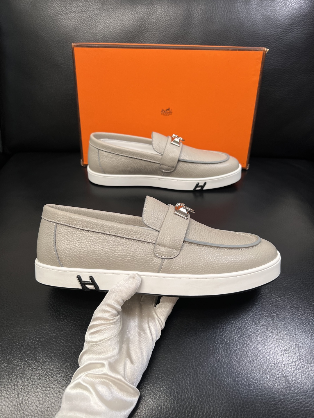 Hermes  高品质  顶级工艺品  爱马仕 专柜同步发售原厂配置，意大利进口原版牛皮面料，高品质拼接