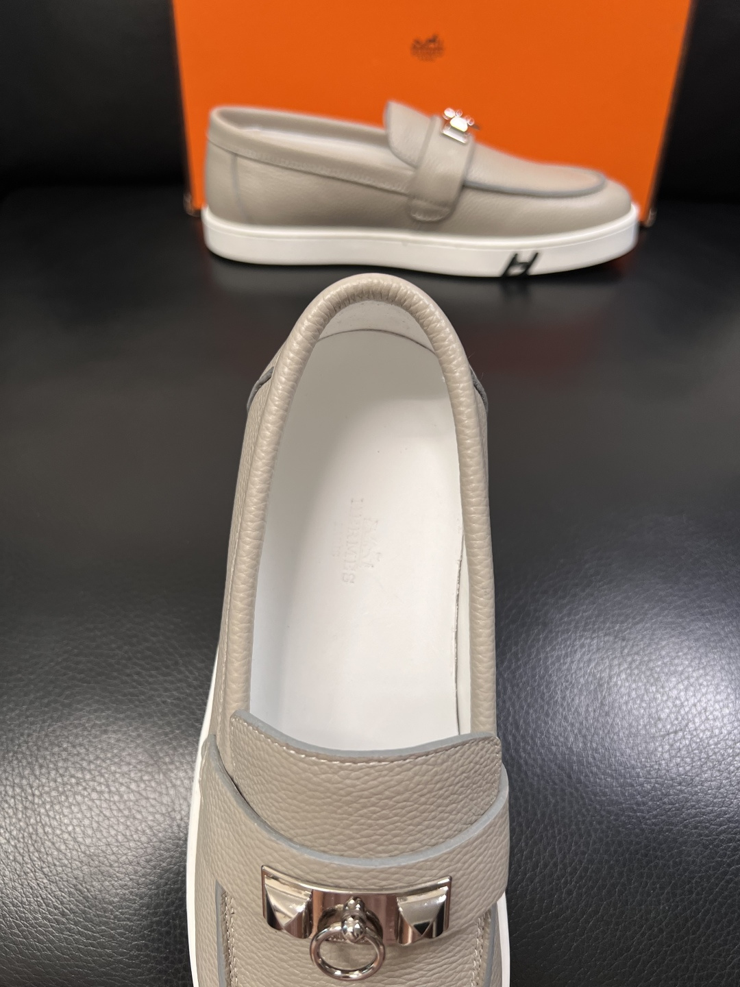 Hermes  高品质  顶级工艺品  爱马仕 专柜同步发售原厂配置，意大利进口原版牛皮面料，高品质拼接