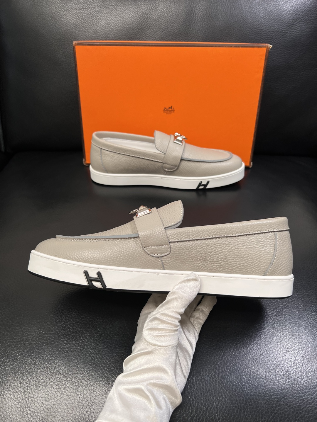 Hermes  高品质  顶级工艺品  爱马仕 专柜同步发售原厂配置，意大利进口原版牛皮面料，高品质拼接