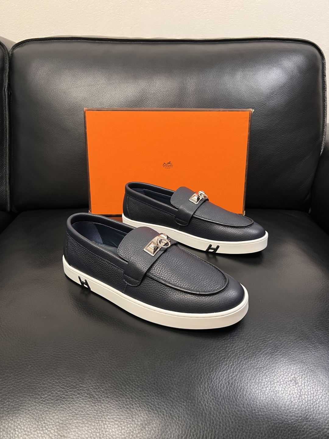 Hermes  高品质  顶级工艺品  爱马仕 专柜同步发售原厂配置，意大利进口原版牛皮面料，高品质拼接