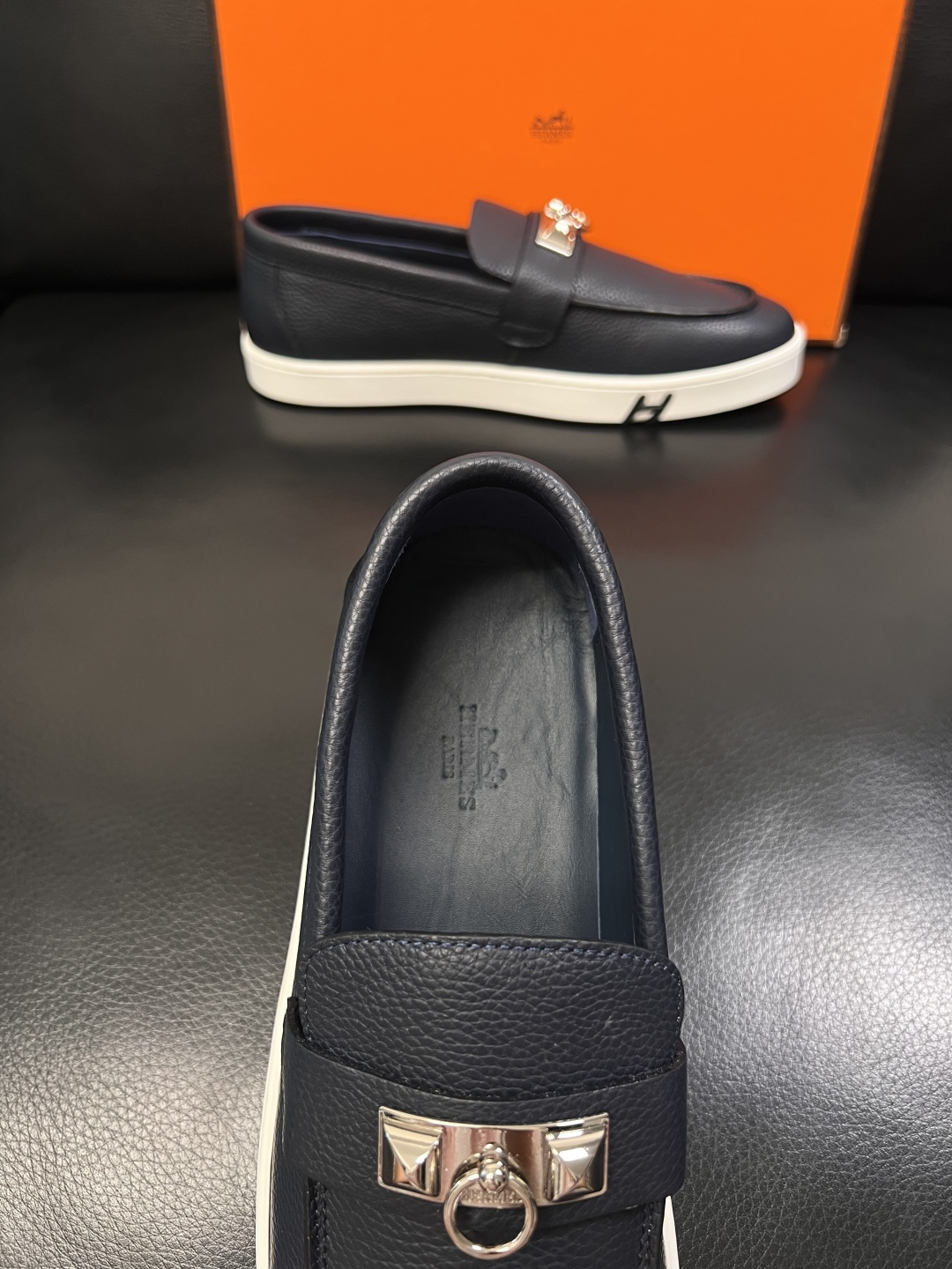 Hermes  高品质  顶级工艺品  爱马仕 专柜同步发售原厂配置，意大利进口原版牛皮面料，高品质拼接