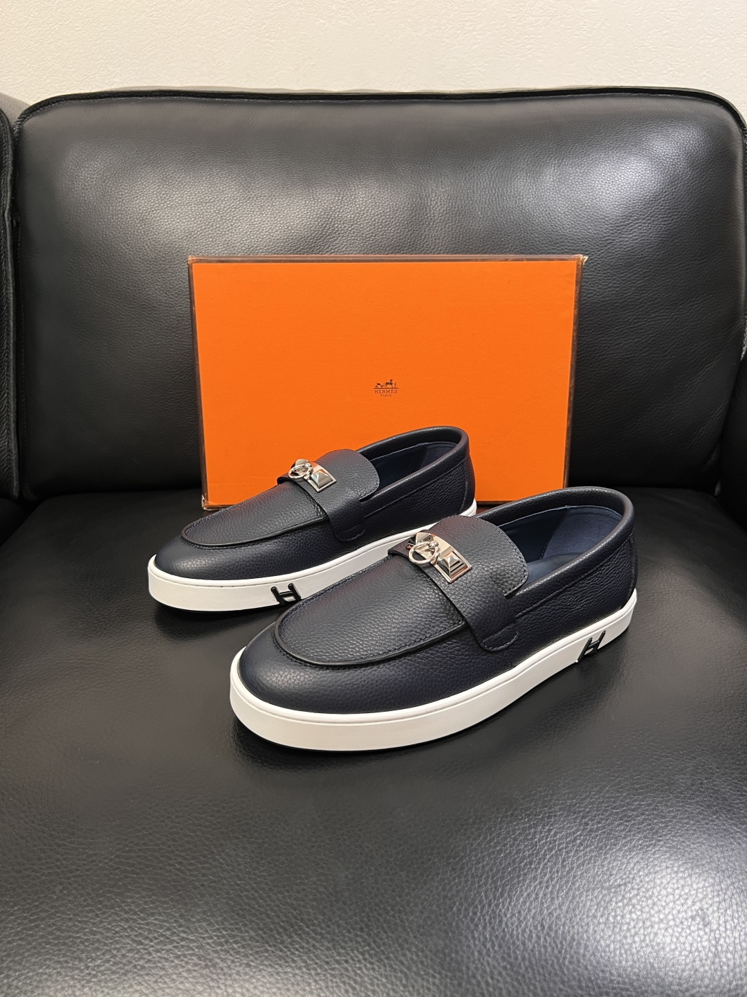 Hermes  高品质  顶级工艺品  爱马仕 专柜同步发售原厂配置，意大利进口原版牛皮面料，高品质拼接