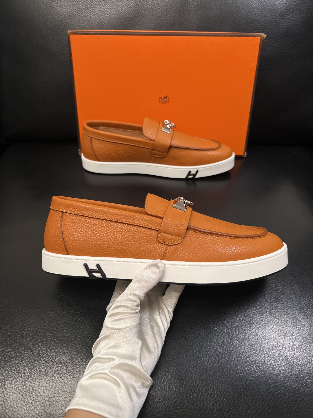 Hermes  高品质  顶级工艺品  爱马仕 专柜同步发售原厂配置，意大利进口原版牛皮面料，高品质拼接