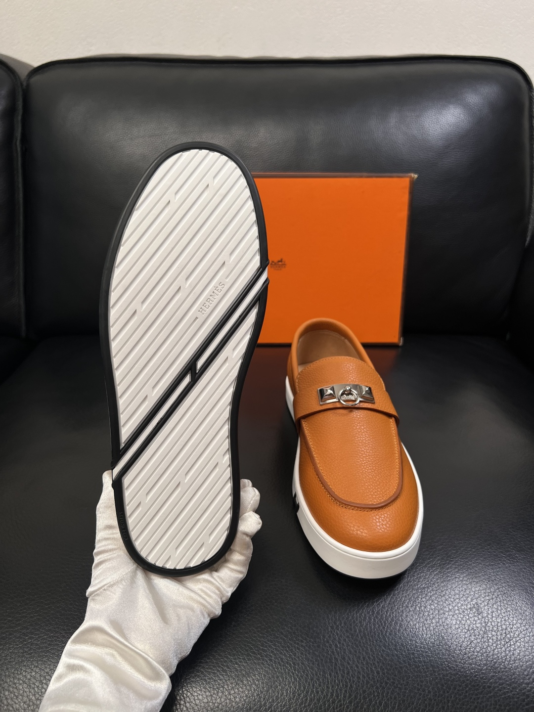 Hermes  高品质  顶级工艺品  爱马仕 专柜同步发售原厂配置，意大利进口原版牛皮面料，高品质拼接