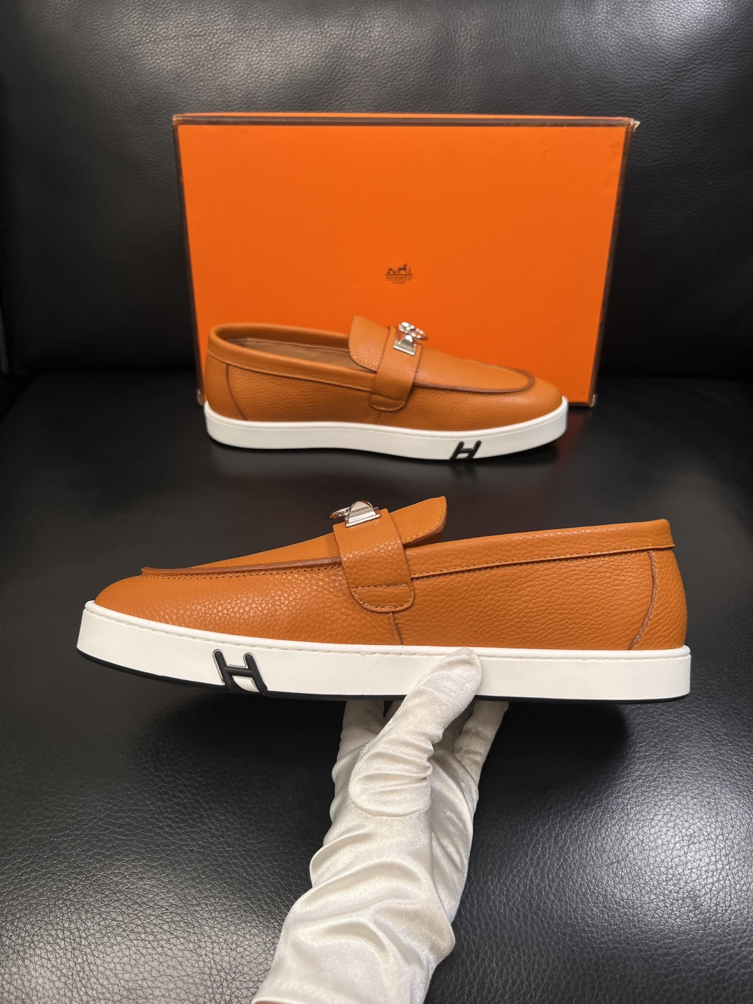 Hermes  高品质  顶级工艺品  爱马仕 专柜同步发售原厂配置，意大利进口原版牛皮面料，高品质拼接