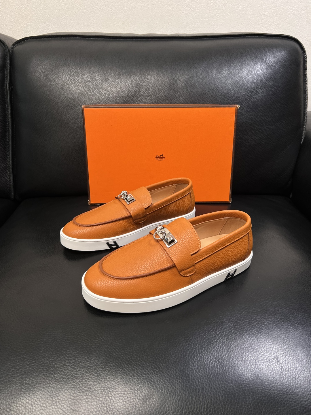 Hermes  高品质  顶级工艺品  爱马仕 专柜同步发售原厂配置，意大利进口原版牛皮面料，高品质拼接