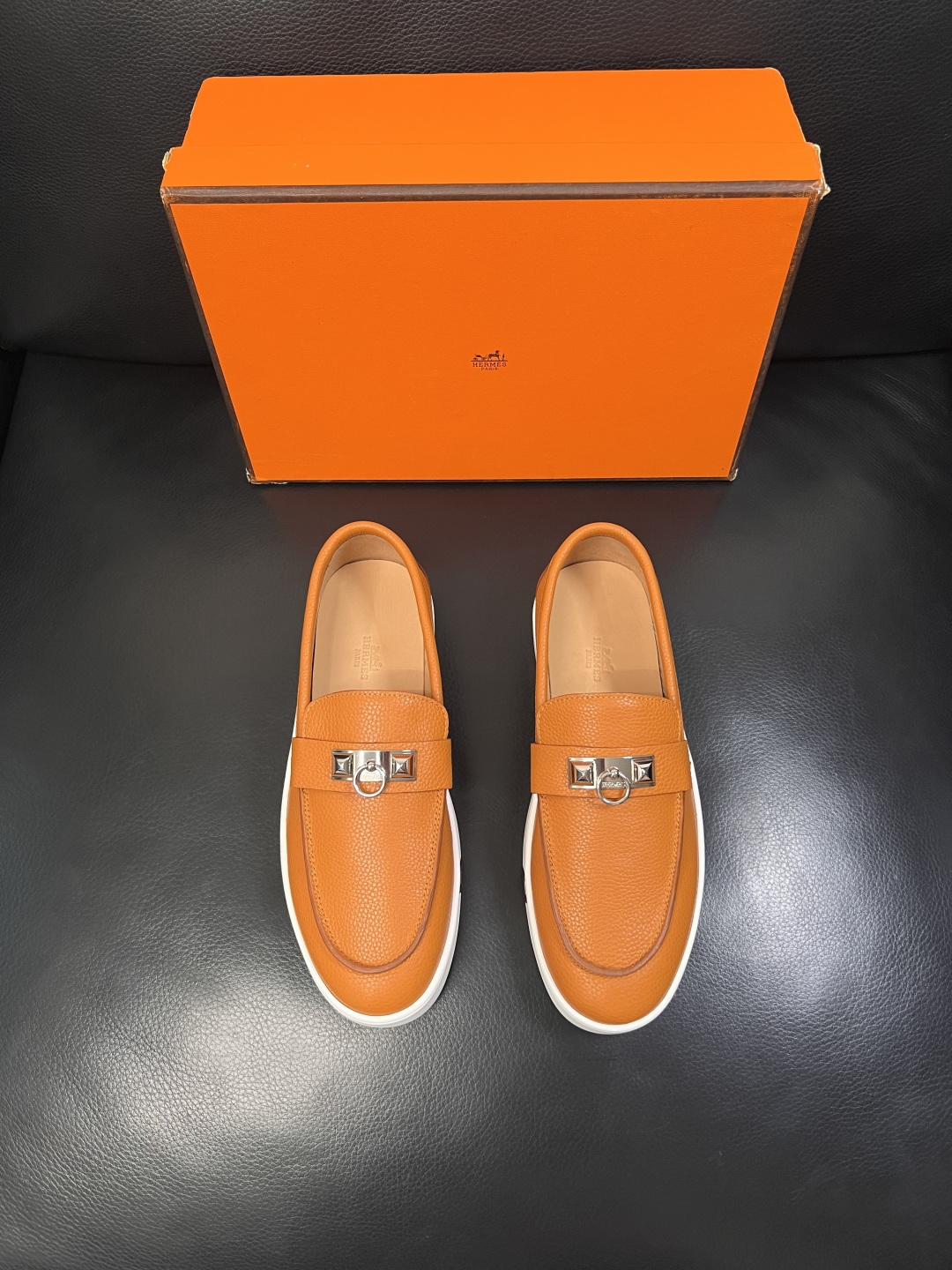 Hermes  高品质  顶级工艺品  爱马仕 专柜同步发售原厂配置，意大利进口原版牛皮面料，高品质拼接