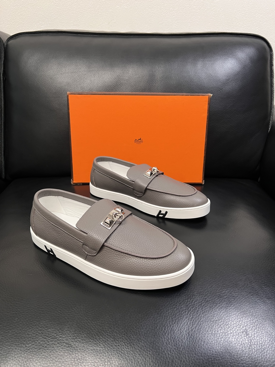 Hermes  高品质  顶级工艺品  爱马仕 专柜同步发售原厂配置，意大利进口原版牛皮面料，高品质拼接