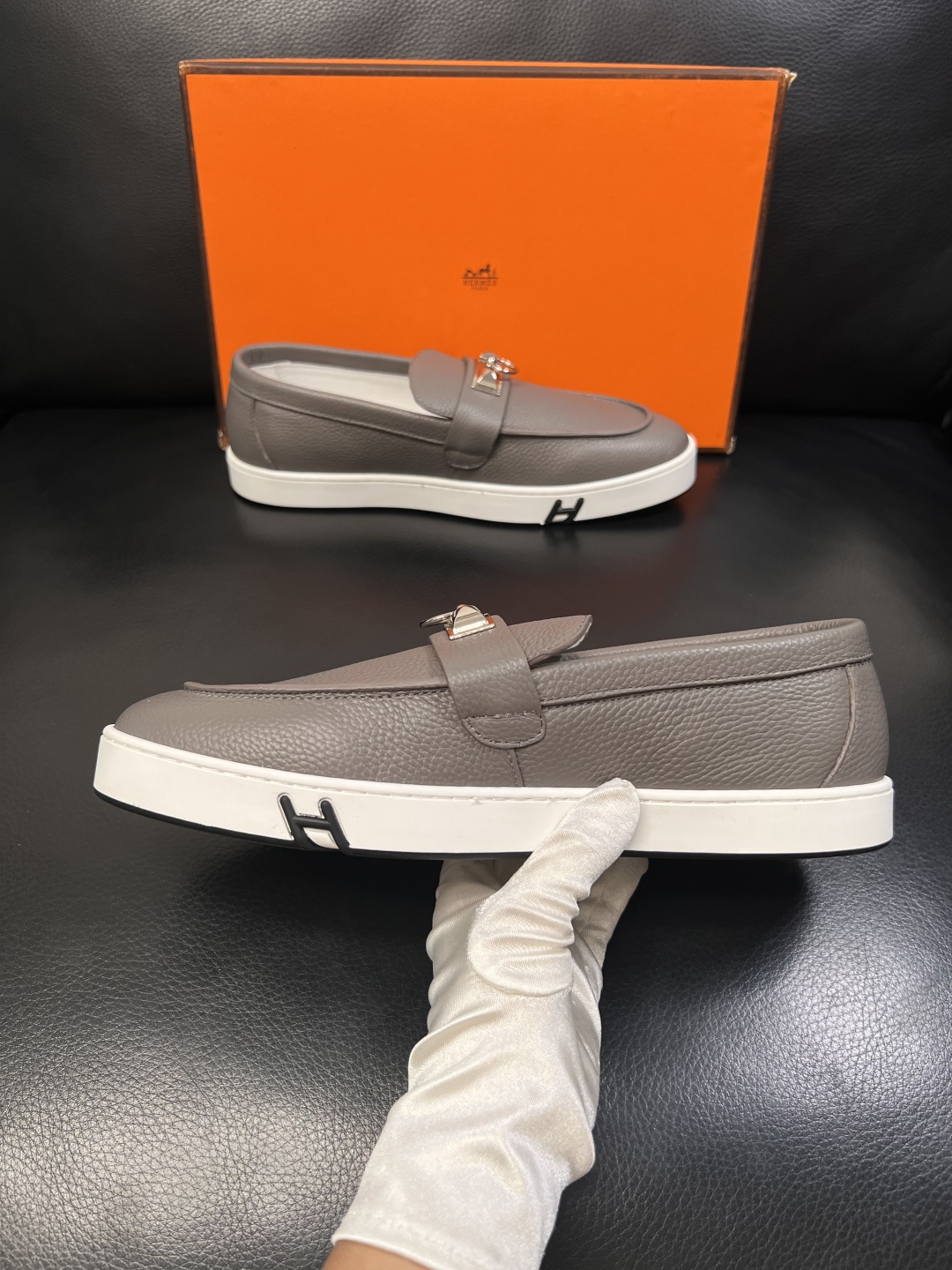 Hermes  高品质  顶级工艺品  爱马仕 专柜同步发售原厂配置，意大利进口原版牛皮面料，高品质拼接