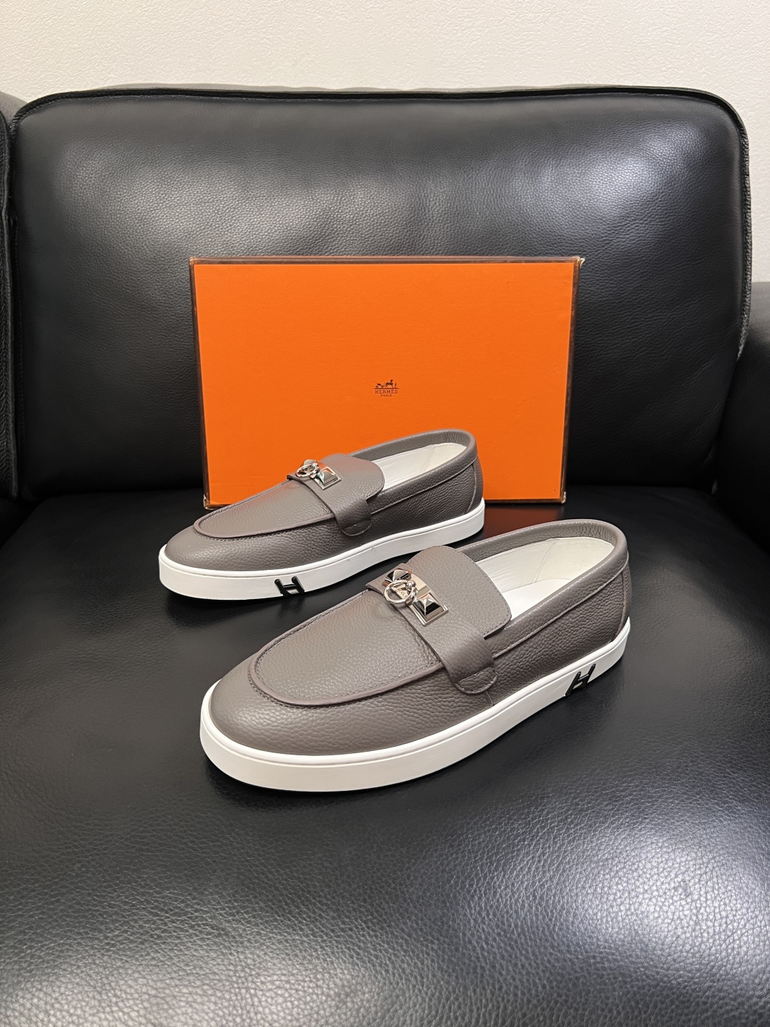 Hermes  高品质  顶级工艺品  爱马仕 专柜同步发售原厂配置，意大利进口原版牛皮面料，高品质拼接