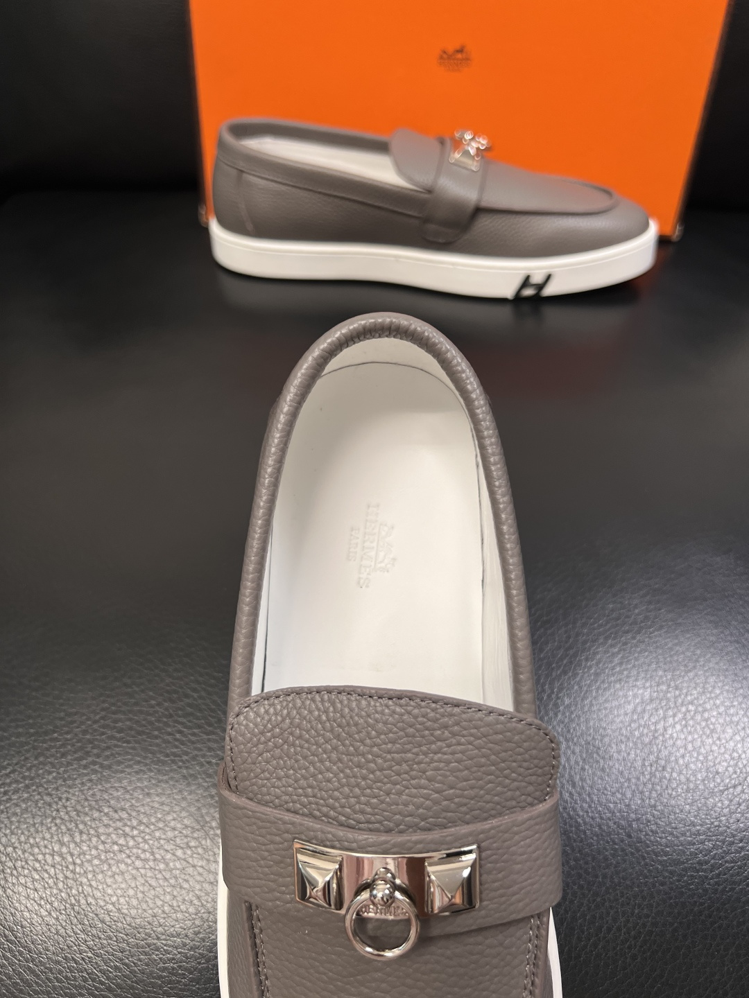 Hermes  高品质  顶级工艺品  爱马仕 专柜同步发售原厂配置，意大利进口原版牛皮面料，高品质拼接