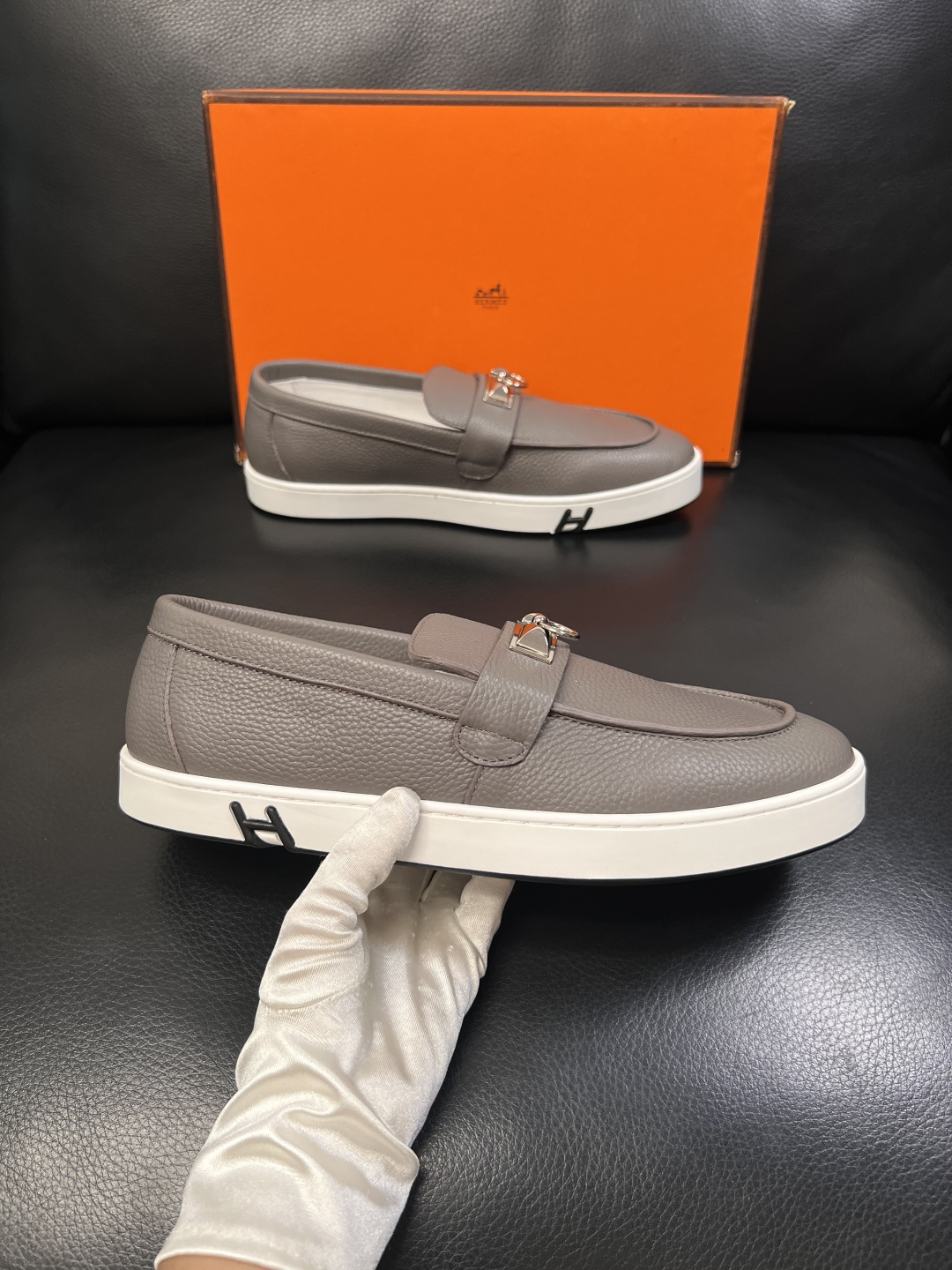 Hermes  高品质  顶级工艺品  爱马仕 专柜同步发售原厂配置，意大利进口原版牛皮面料，高品质拼接