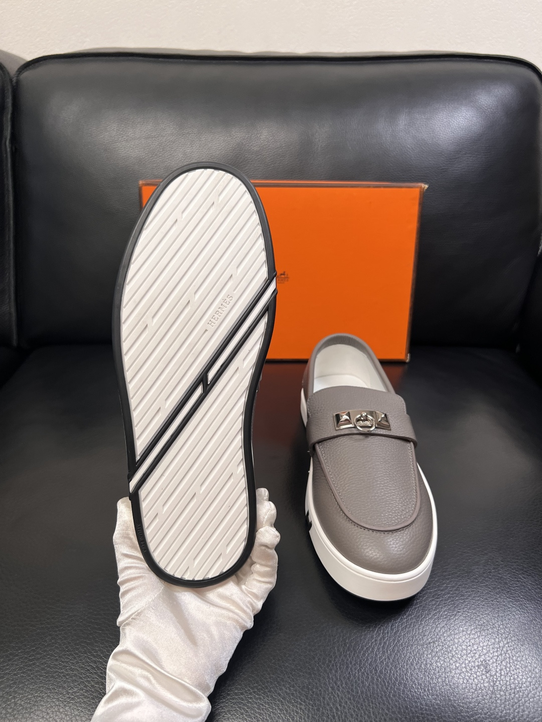 Hermes  高品质  顶级工艺品  爱马仕 专柜同步发售原厂配置，意大利进口原版牛皮面料，高品质拼接
