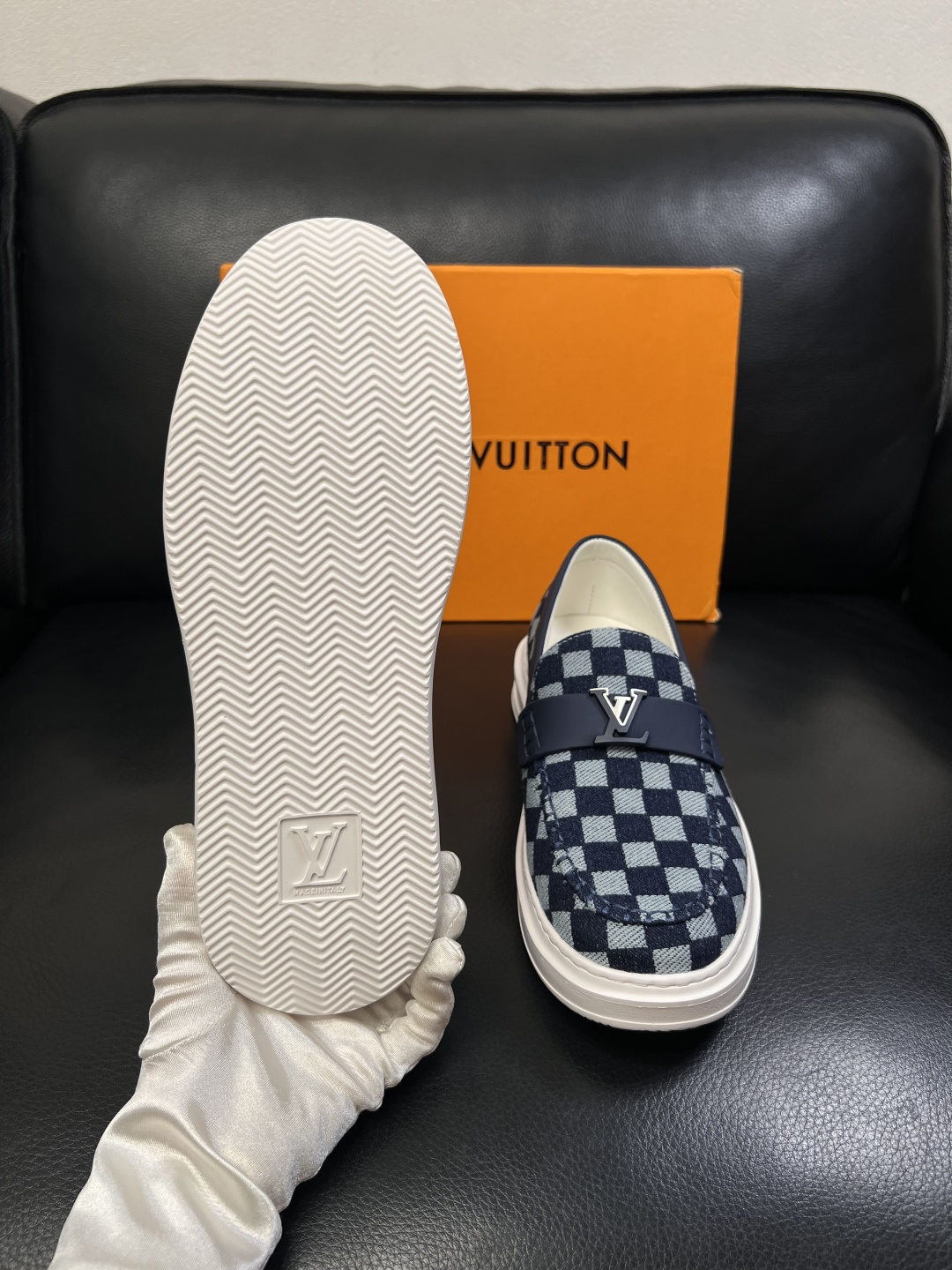 Lv  高品质  顶级工艺品  路易威登，运动板鞋专柜同步，鞋面意大利进口，高品质拼接缤纷色彩复杂工艺品