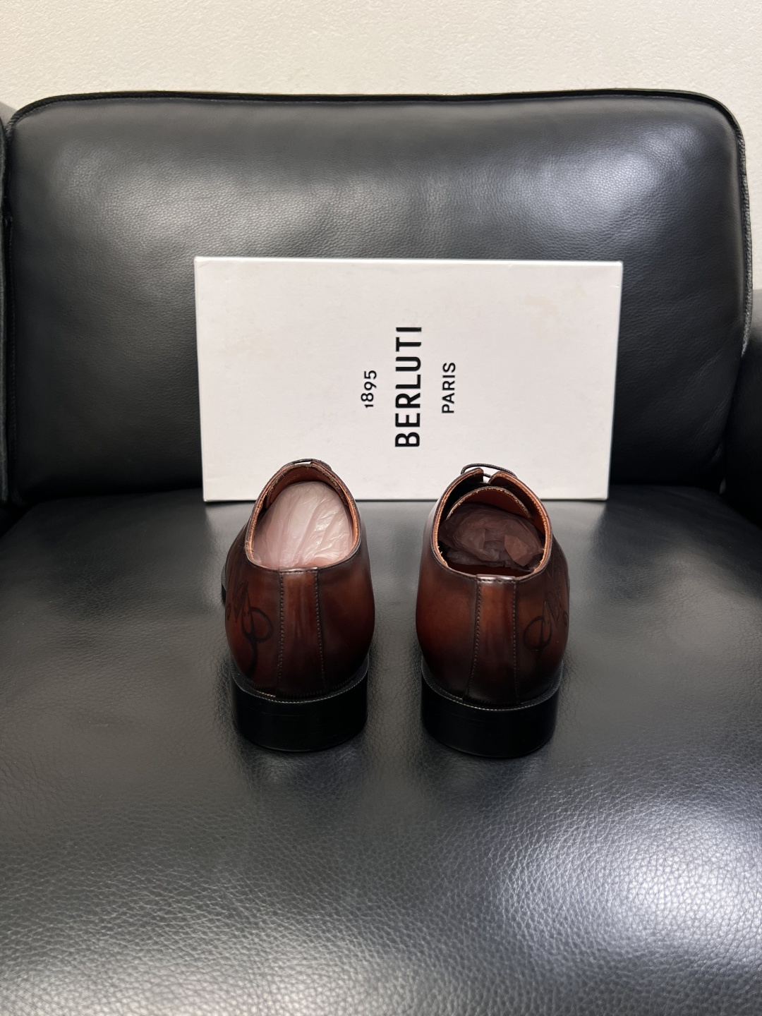 Berluti  顶级代购  布鲁提 专柜同步发售原厂配置，意大利进口牛皮面料，全进口水染牛皮里垫，鞋底