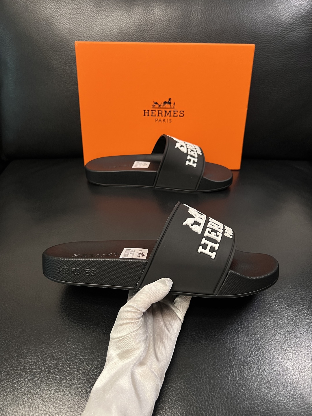 Hermes  高品质  顶级工艺品  爱马仕 拖鞋专柜同步发售原厂配置，意大利进口原版面料，高品质拼接
