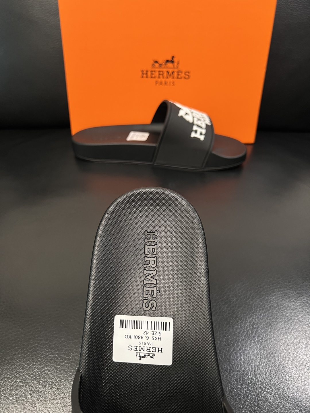 Hermes  高品质  顶级工艺品  爱马仕 拖鞋专柜同步发售原厂配置，意大利进口原版面料，高品质拼接