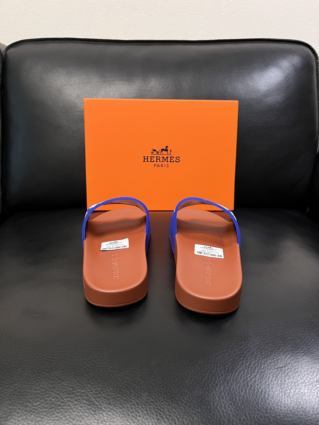Hermes  高品质  顶级工艺品  爱马仕 拖鞋专柜同步发售原厂配置，意大利进口原版面料，高品质拼接