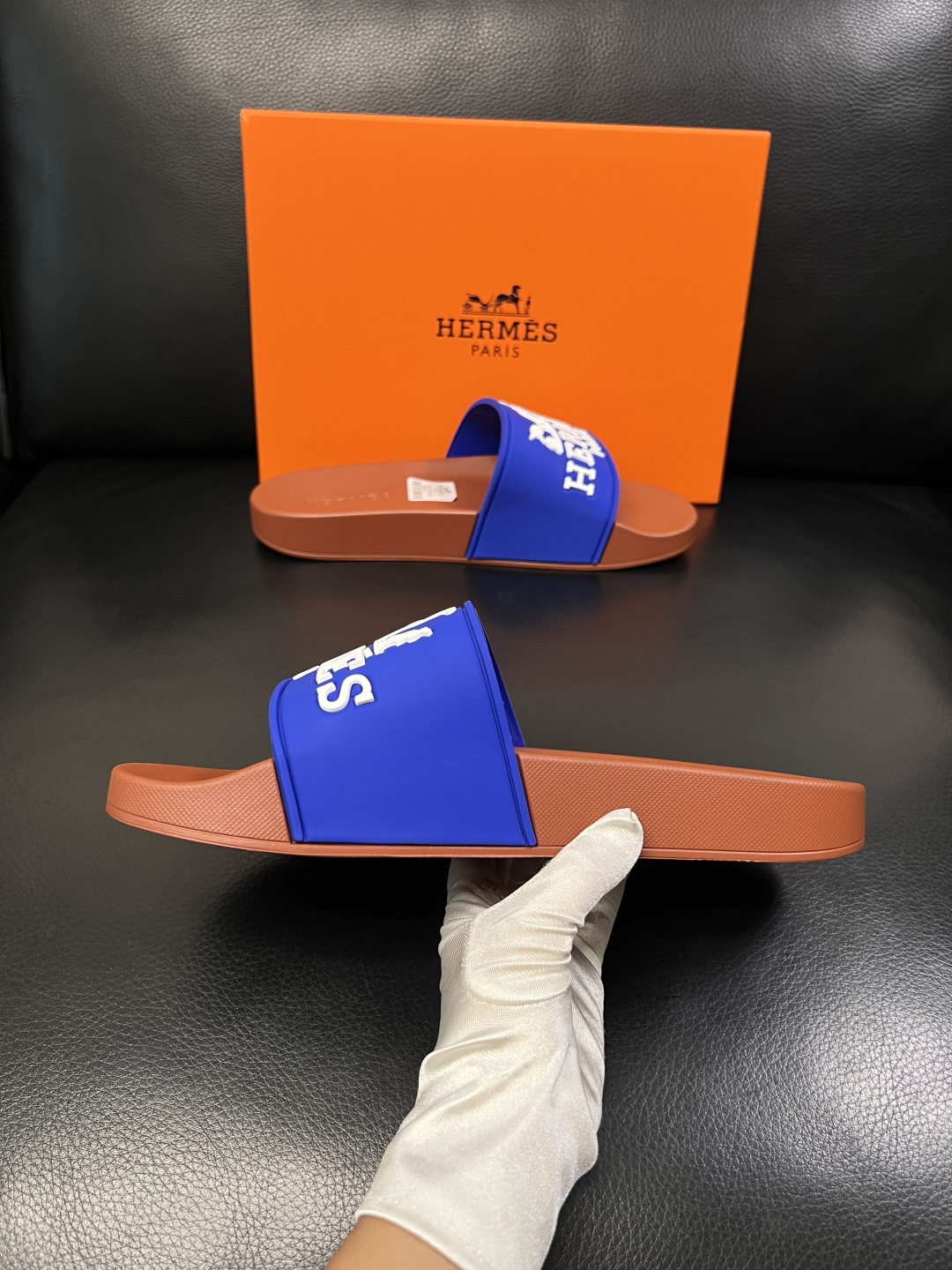 Hermes  高品质  顶级工艺品  爱马仕 拖鞋专柜同步发售原厂配置，意大利进口原版面料，高品质拼接