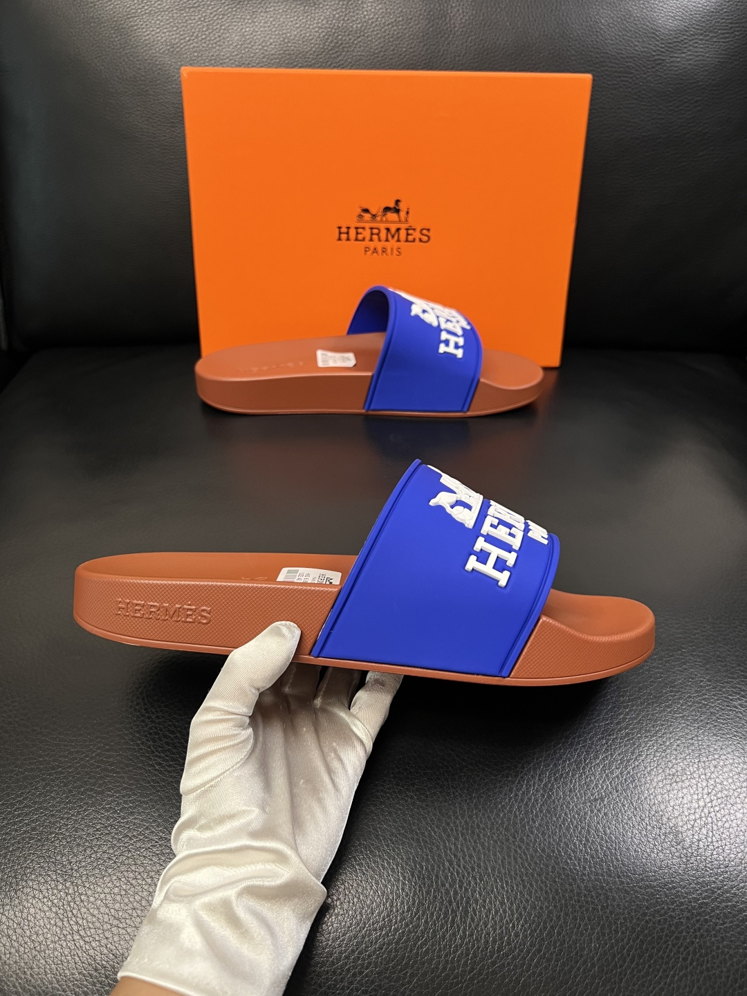 Hermes  高品质  顶级工艺品  爱马仕 拖鞋专柜同步发售原厂配置，意大利进口原版面料，高品质拼接