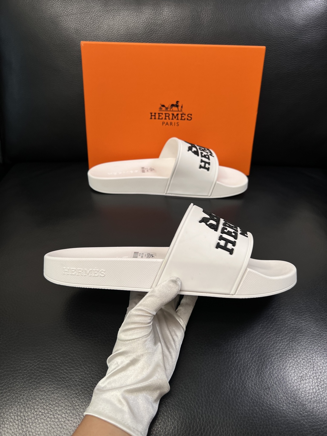 Hermes  高品质  顶级工艺品  爱马仕 拖鞋专柜同步发售原厂配置，意大利进口原版面料，高品质拼接