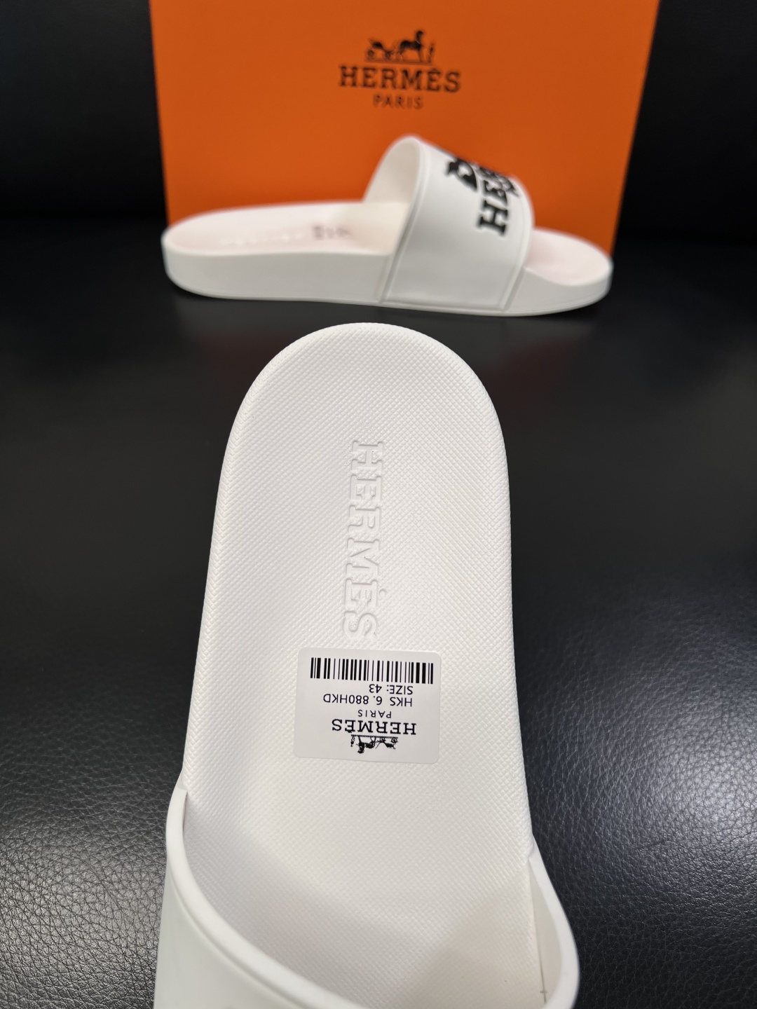 Hermes  高品质  顶级工艺品  爱马仕 拖鞋专柜同步发售原厂配置，意大利进口原版面料，高品质拼接
