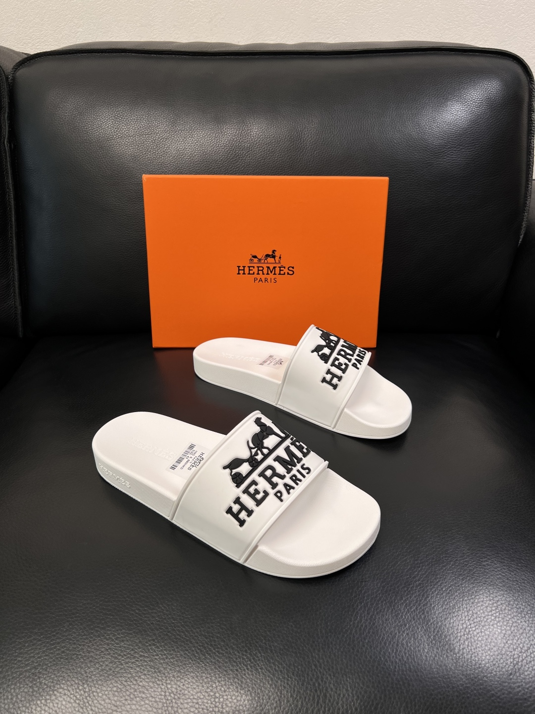Hermes  高品质  顶级工艺品  爱马仕 拖鞋专柜同步发售原厂配置，意大利进口原版面料，高品质拼接